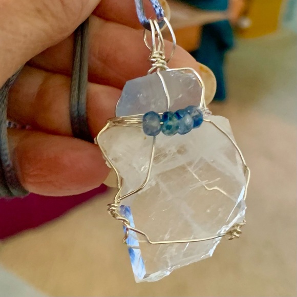 Blue Fluorite, Faden Quartz & Kyanite Bead Necklace - Picture 2 of 14